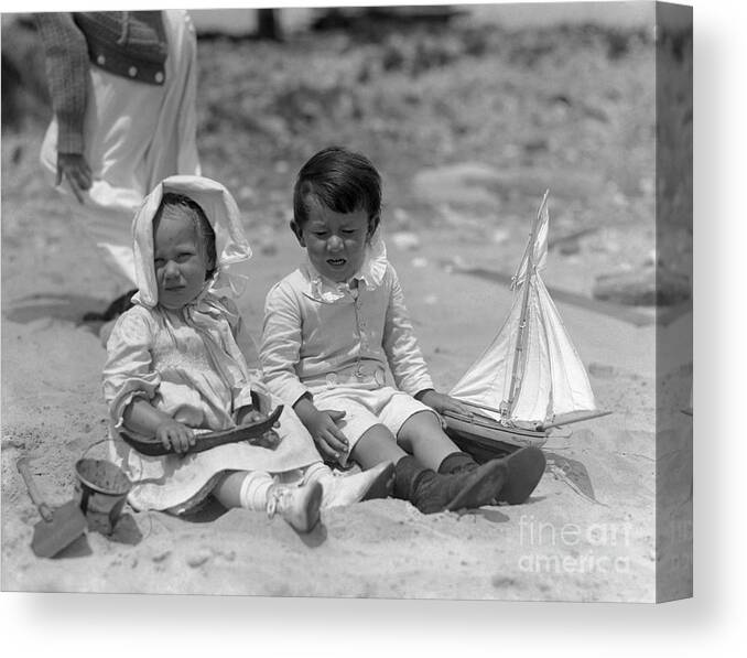 Toddler Canvas Print featuring the photograph Toddlers 2-3 Years On Beach by Bettmann