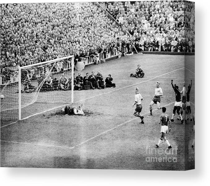 Crowd Of People Canvas Print featuring the photograph World Cup Goal By Pele In Sweden by Bettmann