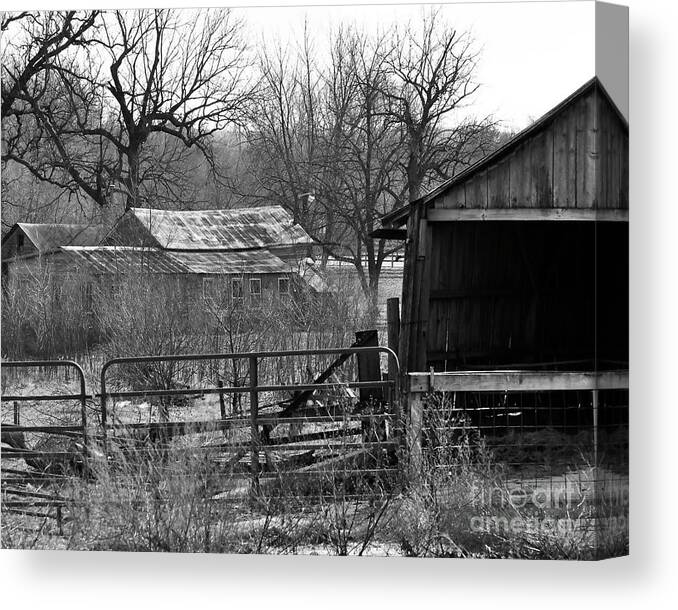 Iowa Canvas Print featuring the photograph Abandoned Farm by Kirt Tisdale