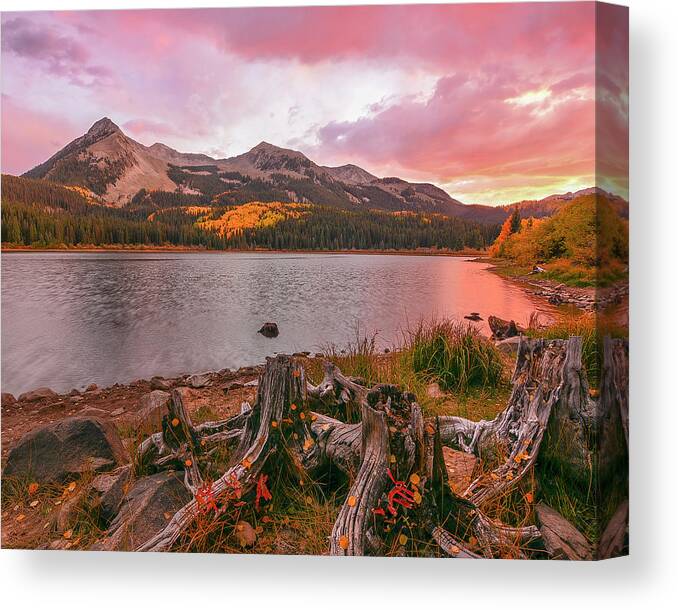 Sunset Canvas Print featuring the photograph Sunset - Lost Lake by Aaron Spong