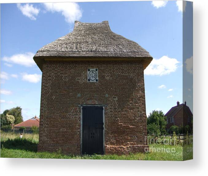 Foxton Canvas Print featuring the photograph Foxton Dovecote by Richard Reeve