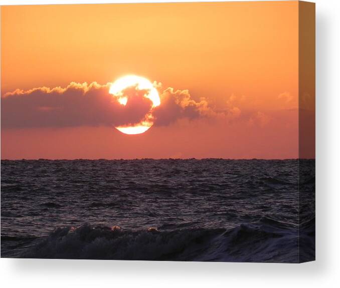 Sunrise Canvas Print featuring the photograph Hunting Island Sunrise by Patricia Greer