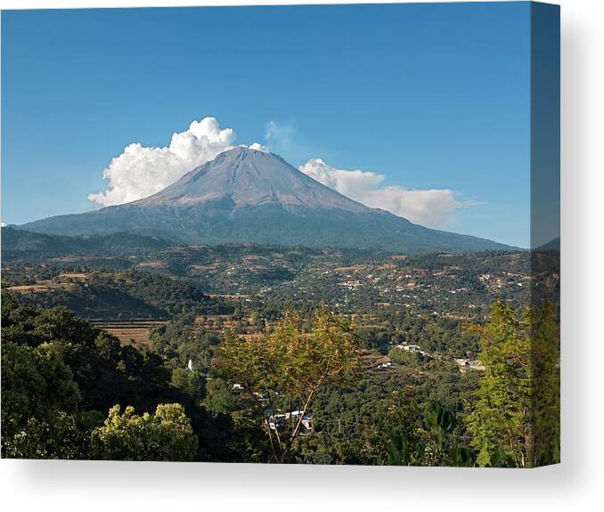 Popocatepetl Canvas Print featuring the photograph Popocatepetl Volcano by Daniel Sambraus