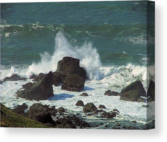 Cape Blanco Canvas Print featuring the photograph Cape Blanco Splash by Wendy McKennon