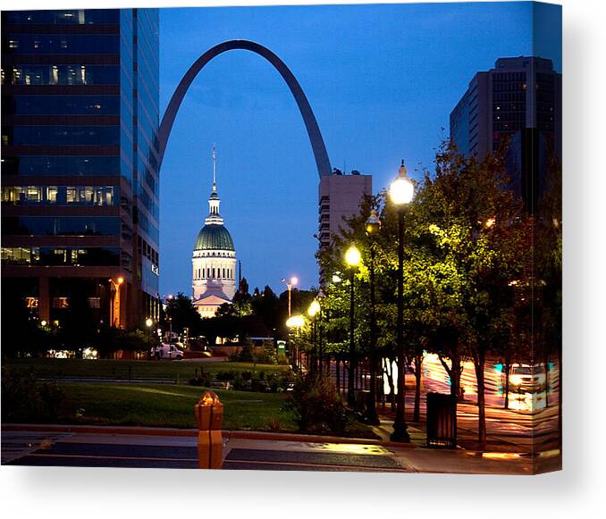 Cityscape Canvas Print featuring the photograph St Louis Old Court House and Arch by Cardell Jordan