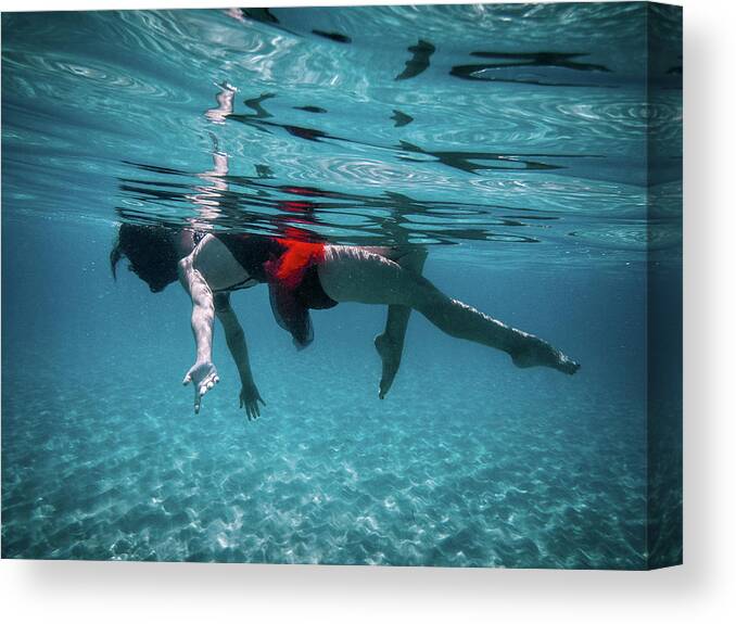 Swim Canvas Print featuring the photograph 11 by Gemma Silvestre