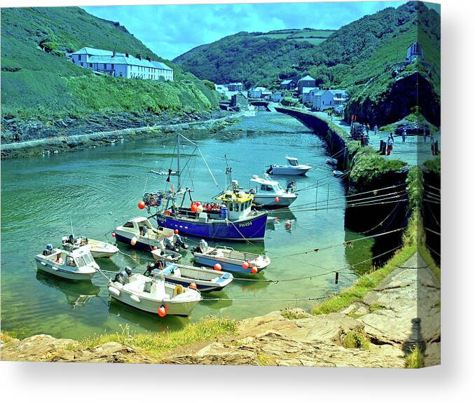 Places Canvas Print featuring the photograph Boscastle by Richard Denyer
