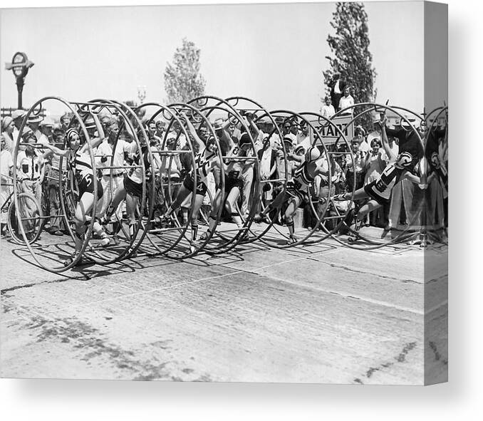1920s Canvas Print featuring the photograph Human Hoop Race In LA by Underwood Archives