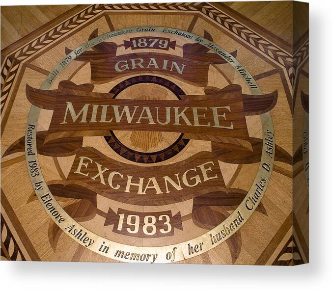 Downtown Milwaukee Canvas Print featuring the photograph Milwaukee Grain Exchange by Peter Skiba