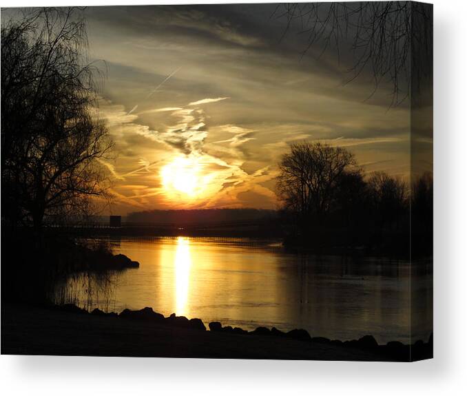 Sunrise Canvas Print featuring the photograph Niagara Morning by Robert Collier