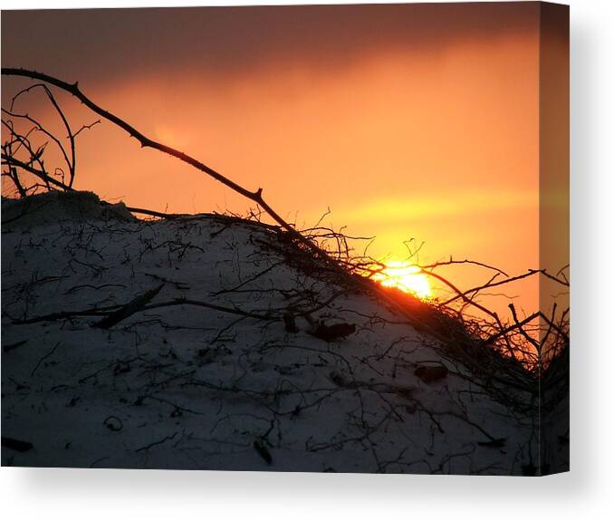 Sunset Canvas Print featuring the photograph Sunset in Destin by Robert Meanor