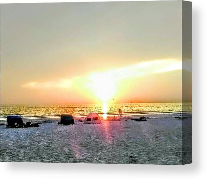 Sunset Canvas Print featuring the photograph Sureal Sunset by Suzanne Berthier