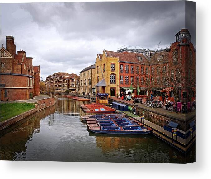 Cambridge Canvas Print featuring the photograph Waiting For The Tourists Cambridge by Gill Billington