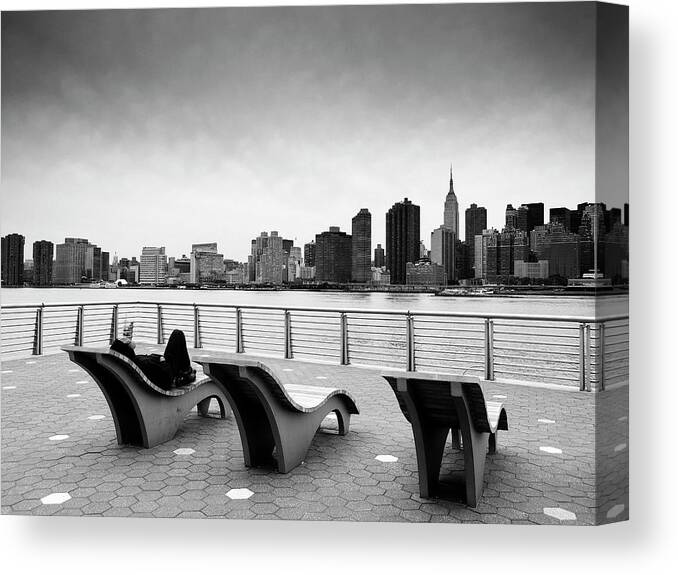 Nyc Relax Canvas Print featuring the photograph Nyc Relax #1 by Nina Papiorek