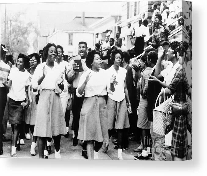 Marching Canvas Print featuring the photograph Segregation Protest March by Bettmann