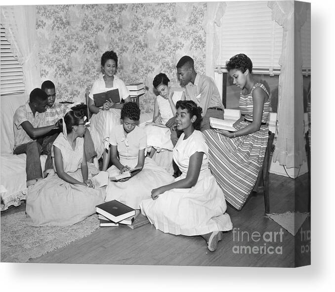 Elizabeth Eckford Canvas Print featuring the photograph Student Study Group by Bettmann