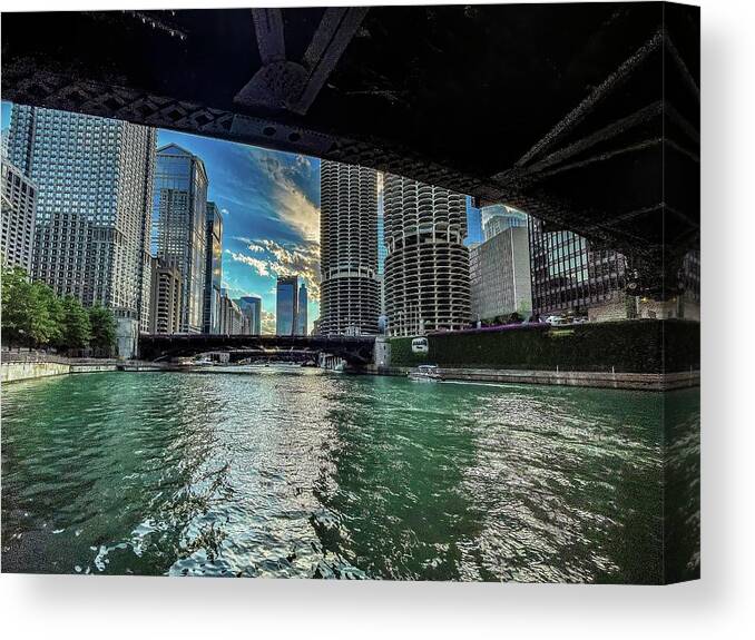 Ohana Canvas Print featuring the photograph Chicago River IMG_4611 by Michael Thomas