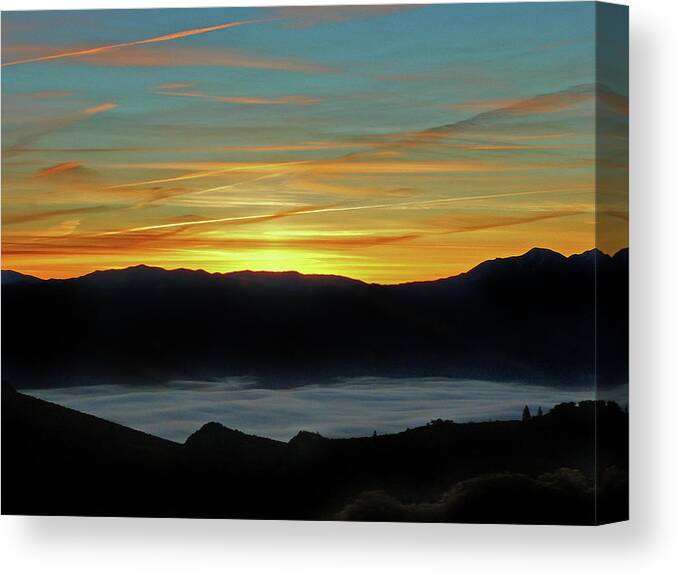 Skyscapes Canvas Print featuring the photograph Nevada Sunrise by Beverly Read