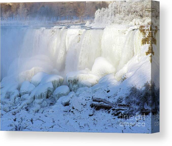 Canada Canvas Print featuring the photograph Niagara Falls in Winter by Phil Banks