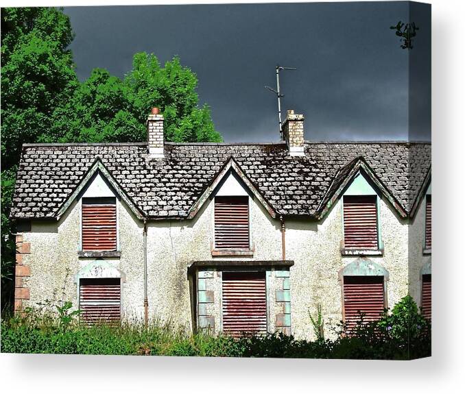 House Canvas Print featuring the photograph Storm coming by Stephanie Moore