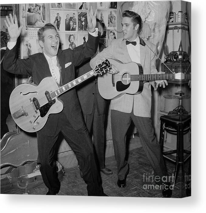 People Canvas Print featuring the photograph Liberace And Elvis Presley Jamming by Bettmann