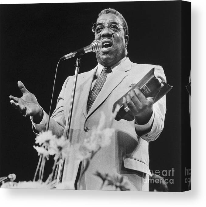 1980-1989 Canvas Print featuring the photograph Reverend James Cleveland Standing by Bettmann