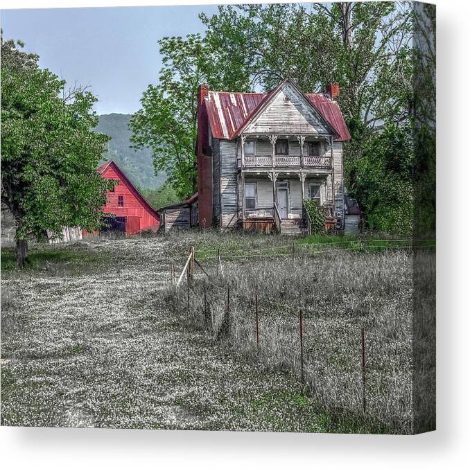 Farm Canvas Print featuring the photograph The Old Homeplace #1 by Randall Dill