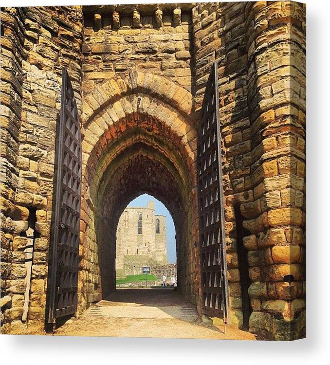 Singapour Canvas Print featuring the photograph #walkworthcastle #1 by Adam Kennedy