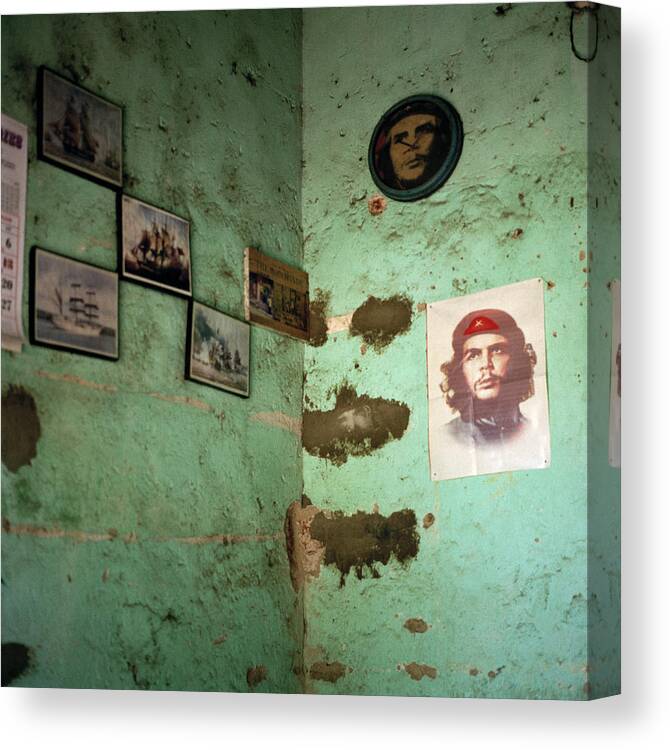 Che Guevara Canvas Print featuring the photograph Communist Party Headquarters In Cochin by Shaun Higson