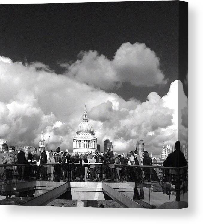 St Paul's Canvas Print featuring the photograph Crowds Before St Paul's by Marc Gascoigne