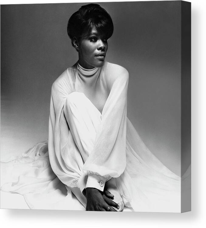 Entertainment Canvas Print featuring the photograph Dionne Warwick Wearing A Galanos Dress by Bert Stern