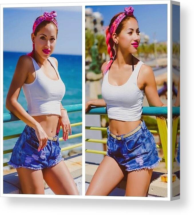Girl Canvas Print featuring the photograph Beachlife by Aya Romano