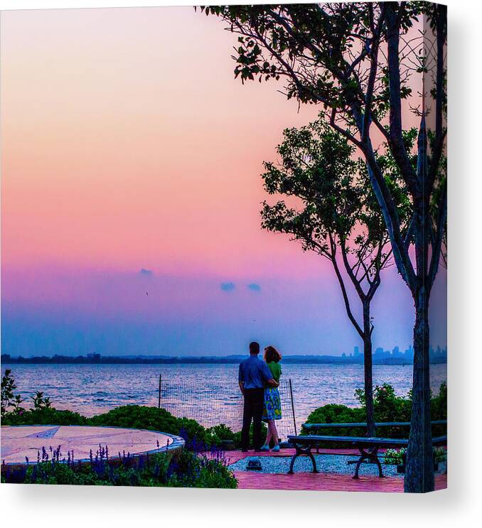 Love Canvas Print featuring the photograph Love in the park by Thao Doan