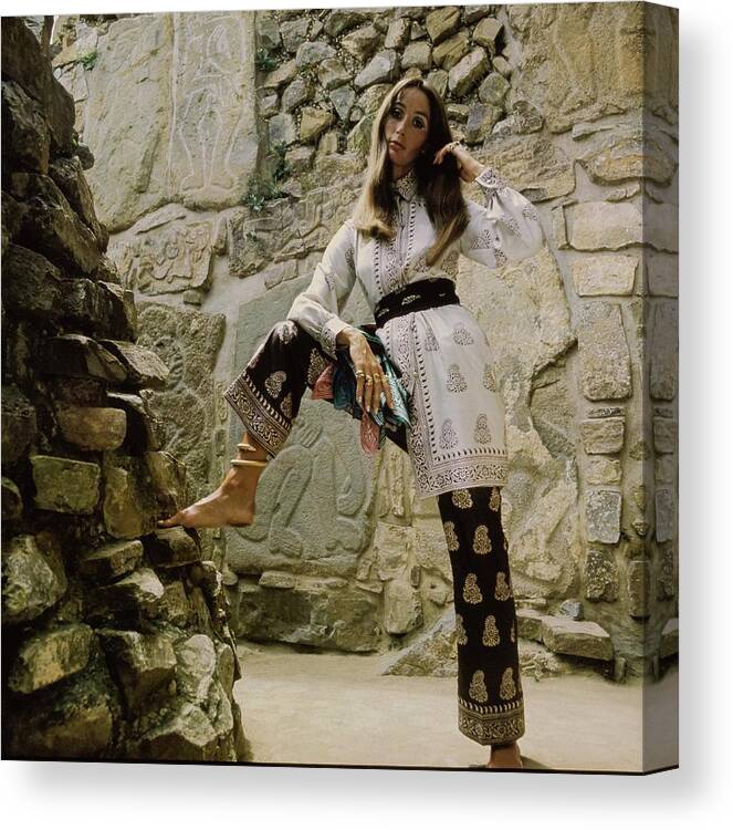 Fashion Canvas Print featuring the photograph Model Wearing Bill Blass In Oaxaca by Henry Clarke