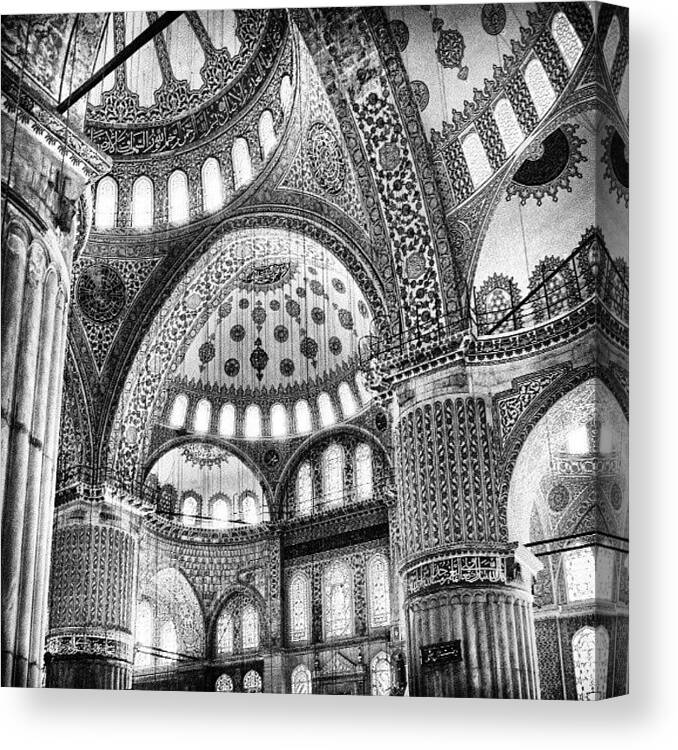 Beautiful Canvas Print featuring the photograph Mosque by Ernesto Cinquepalmi