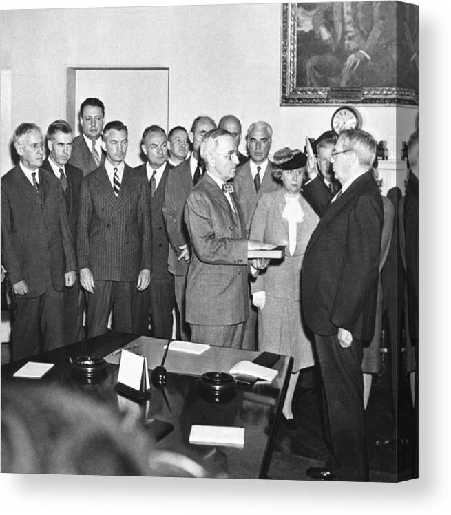 1945 Canvas Print featuring the photograph Truman Becomes President by Underwood Archives