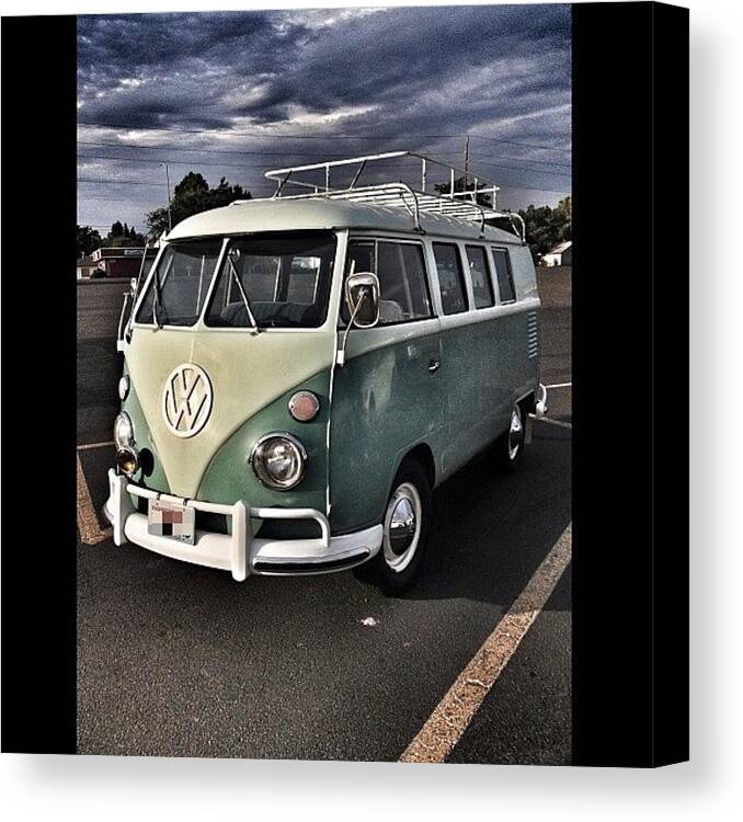 Hdr Canvas Print featuring the photograph Vintage Volkswagen Bus 1 by Couvegal Brennan