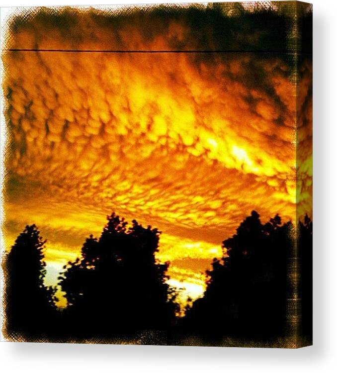 Kik Canvas Print featuring the photograph Awesome Sunset Again #fcnphoto #cloud by Luke Fuda