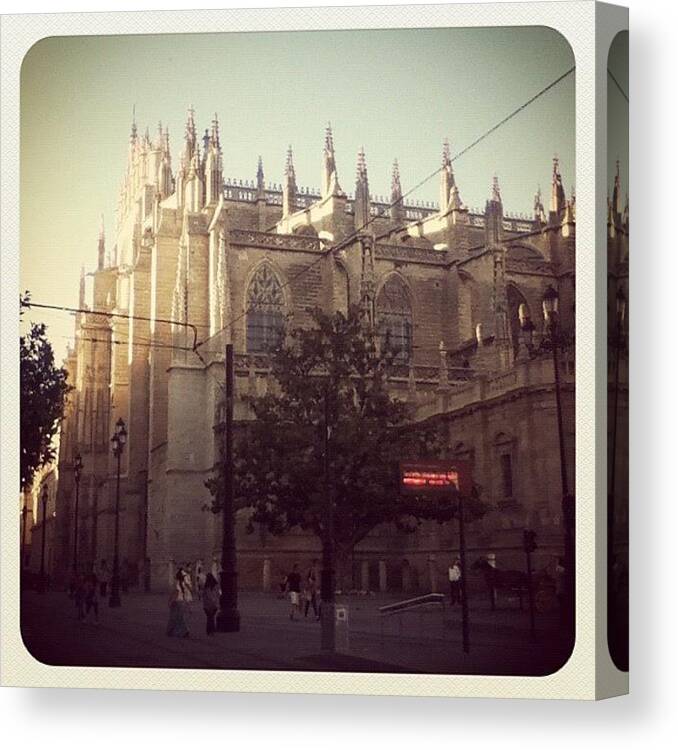  Canvas Print featuring the photograph Catedral 1 by Israel Pintor