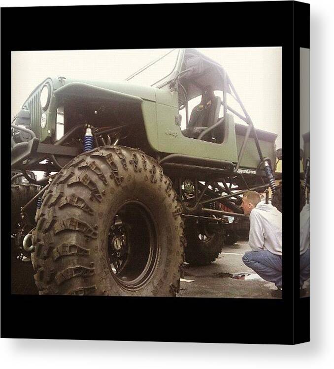 Beautiful Canvas Print featuring the photograph Jeep #iphonesia #instagood by Joseph Stowers