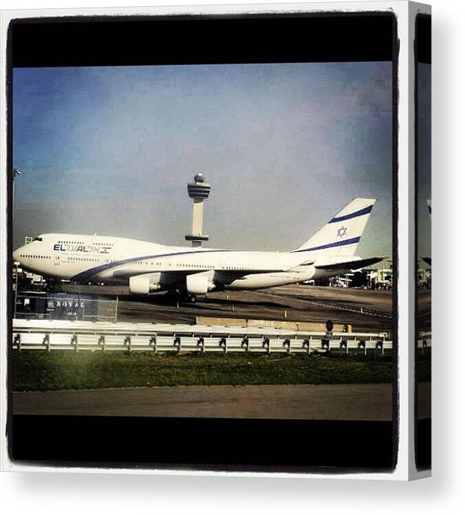 Newyorkcity Canvas Print featuring the photograph Nice Plane!!! At Jfk Airport by Luis Alberto