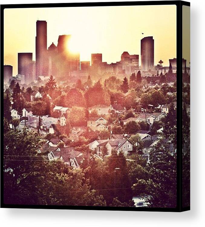 Northwwest Canvas Print featuring the photograph Seattle Sunset by Chris Fabregas