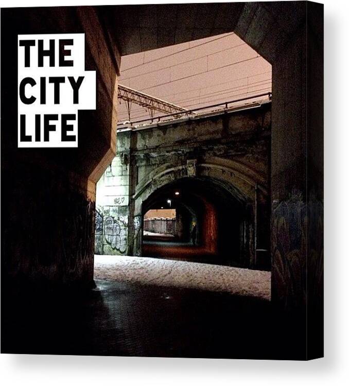  Canvas Print featuring the photograph The City Life by Giacomo Rizzo