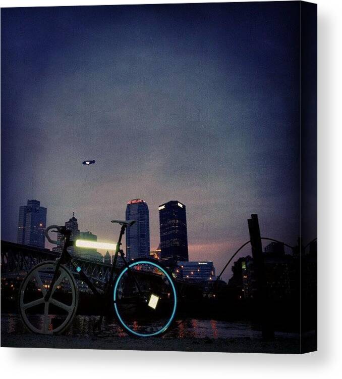 Pittsburgh Canvas Print featuring the photograph Ufo by Wesley Shark