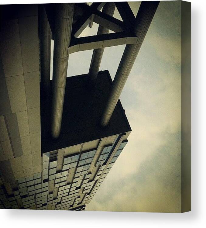  Canvas Print featuring the photograph Which Way Up? by Thaddeus Gan