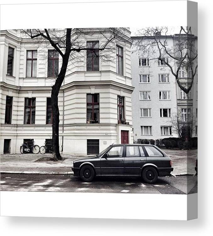 Vintage Canvas Print featuring the photograph Bmw 325i Touring

#berlin by Berlinspotting BrlnSpttng
