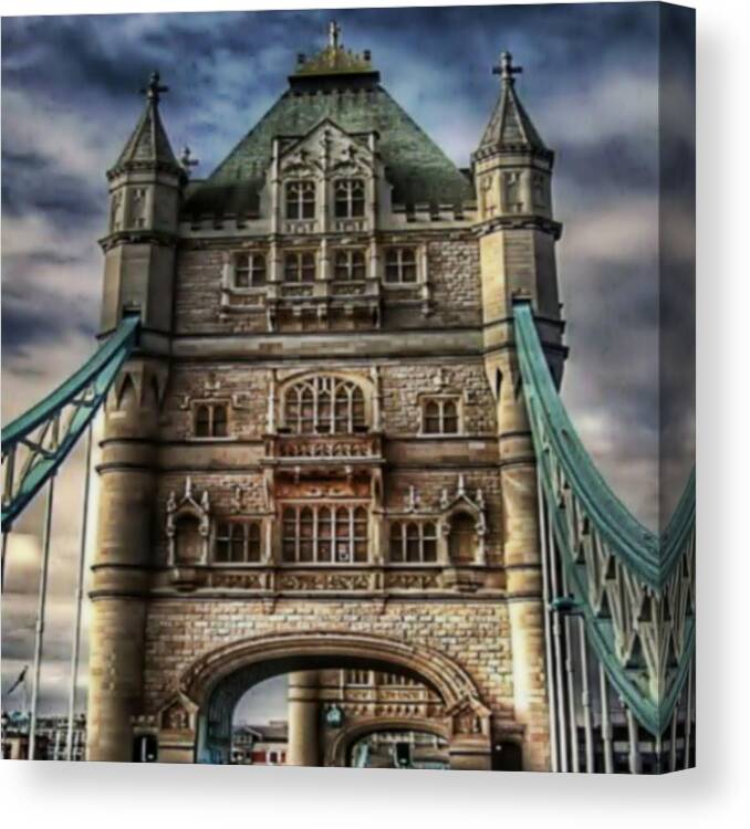 London Canvas Print featuring the photograph London Bridge by Digital Art Cafe