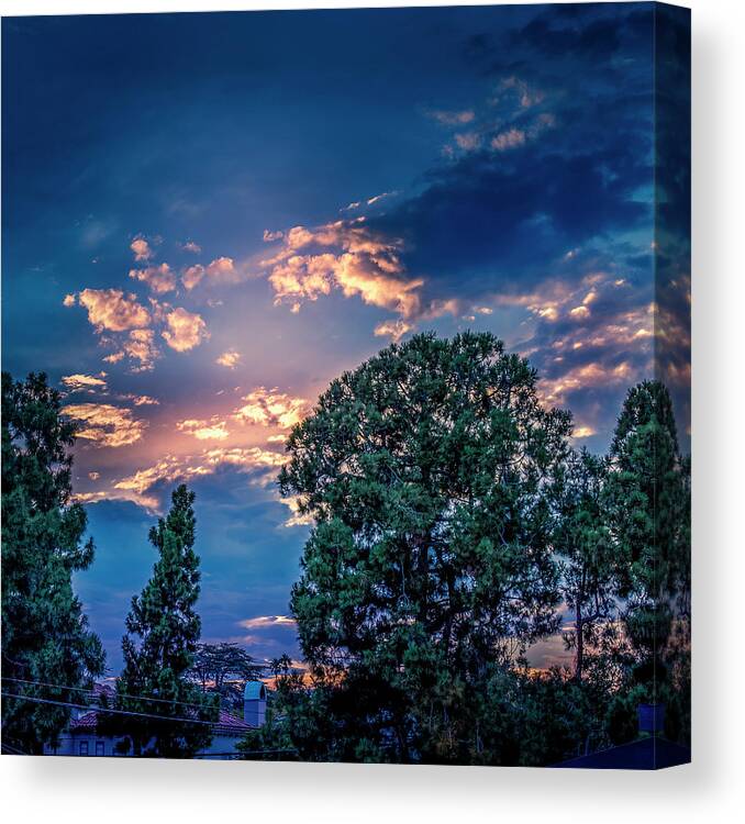 Sunset Canvas Print featuring the photograph Looking West At Sunset by Gene Parks
