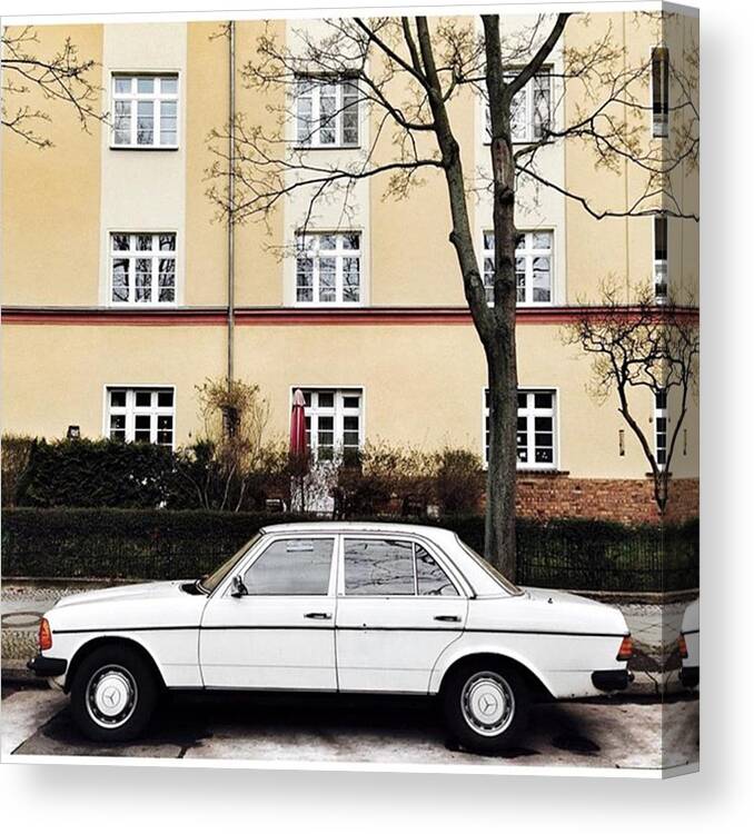Vintage Canvas Print featuring the photograph Mercedes-benz 230 E

#berlin by Berlinspotting BrlnSpttng
