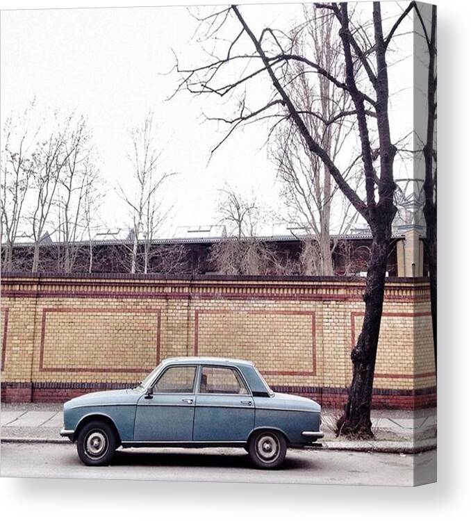 Igerberlin Canvas Print featuring the photograph Peugeot 304

#berlin #kreuzberg by Berlinspotting BrlnSpttng
